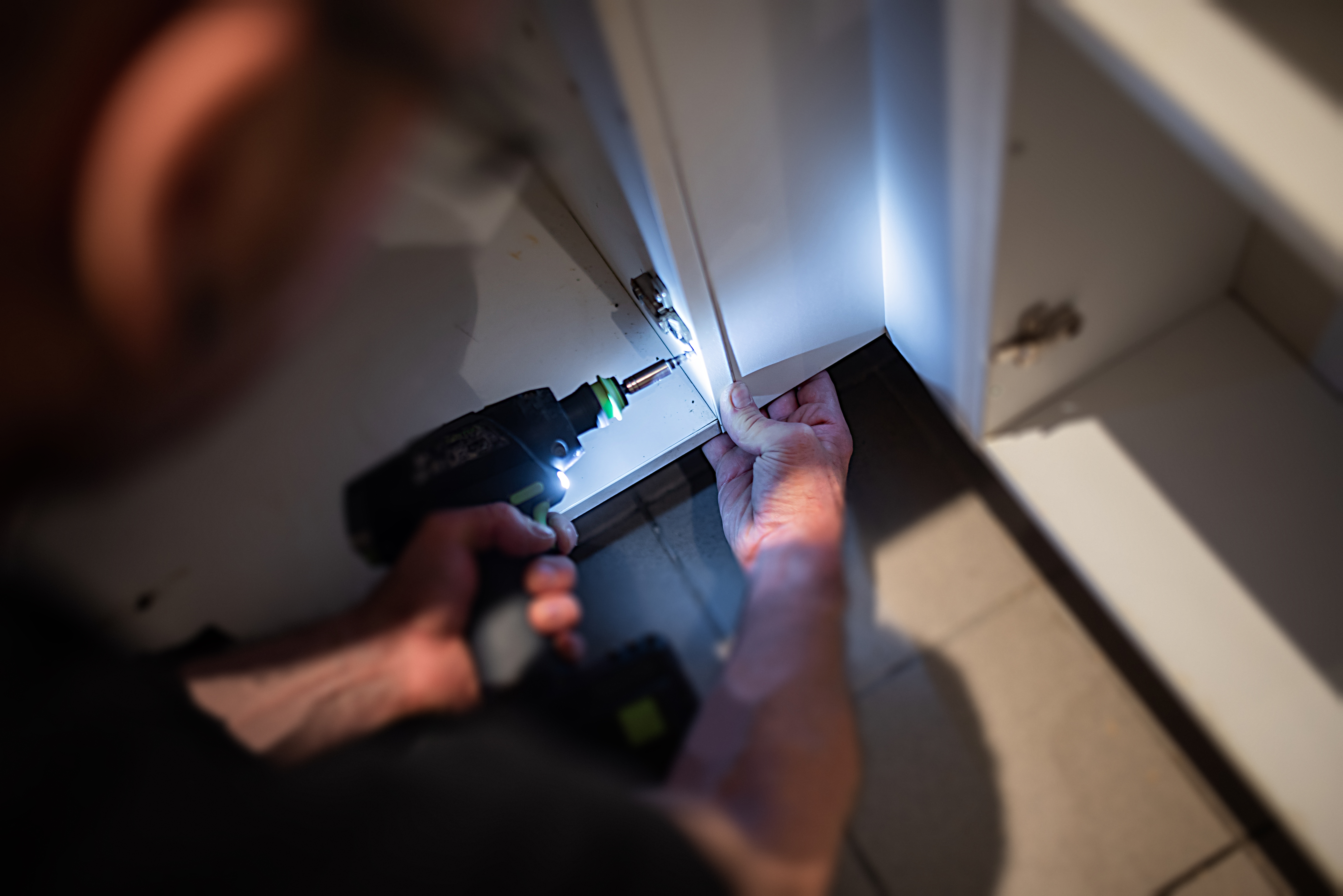 2020_Handwerk_Küchen-Montage_Einbau_Unterschrank